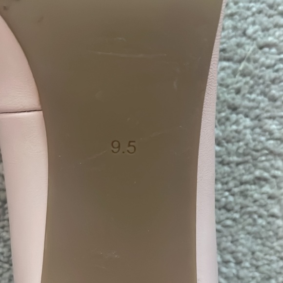 Tory Burch Benton Pumps in Shell Pink with Gold Logo - Picture 6 of 16